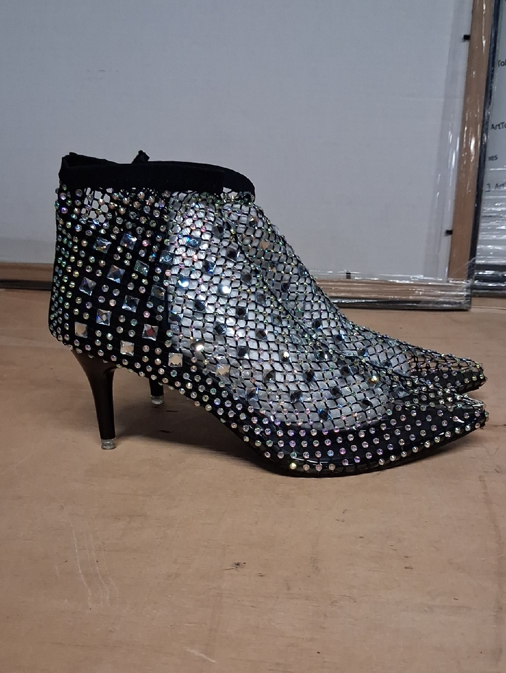 NWOT Women's Gem Mesh Rhinestone Sandal Hollow Out Closed Toe Shiny Sparkle